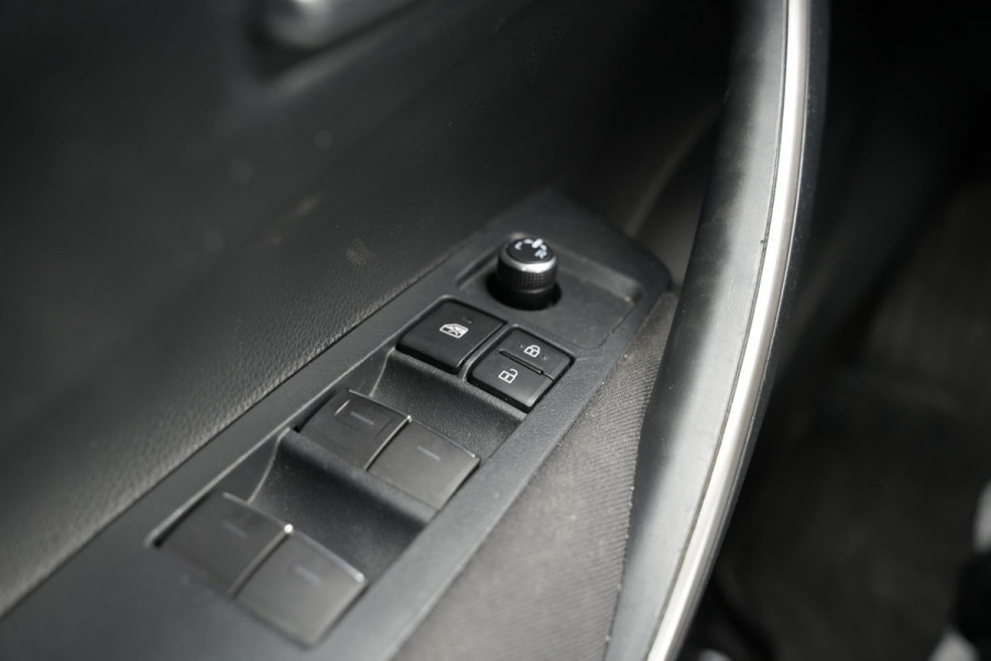 Toyota Corolla 1.5 Cruise Clima LED Automaat!
