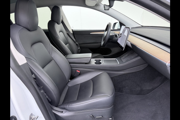 Tesla Model Y Long Range AWD 75kWh 514PK Warmtepomp Stuur+Stoel+Achterbankverwarming Panoramadak Camera's Adap.Cruise Navi Ecc Premium-Audio L Keyless Intel Atom®-Processor Privacy Glas Lmv Matrix Led Dodehoekdetectie