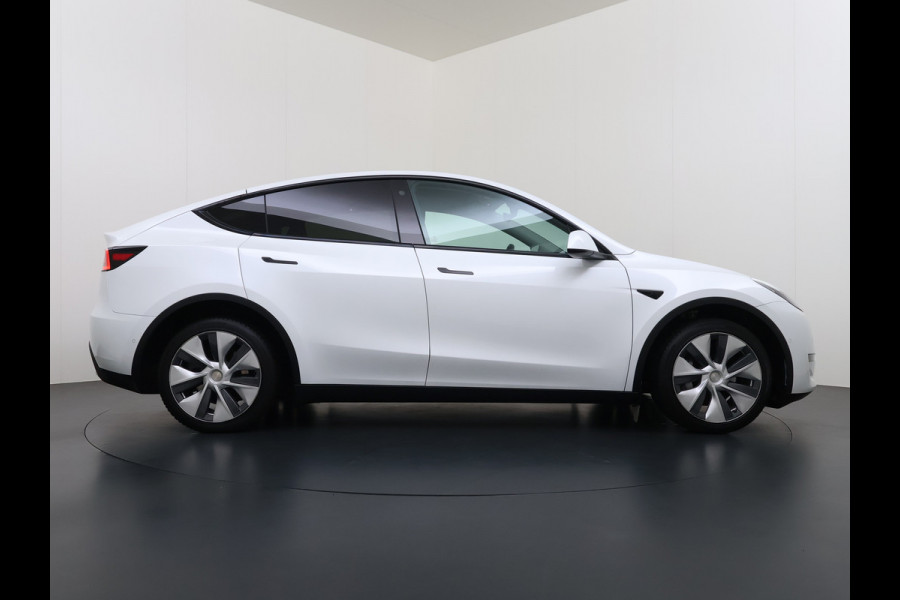Tesla Model Y Long Range AWD 75kWh 514PK Warmtepomp Stuur+Stoel+Achterbankverwarming Panoramadak Camera's Adap.Cruise Navi Ecc Premium-Audio L Keyless Intel Atom®-Processor Privacy Glas Lmv Matrix Led Dodehoekdetectie