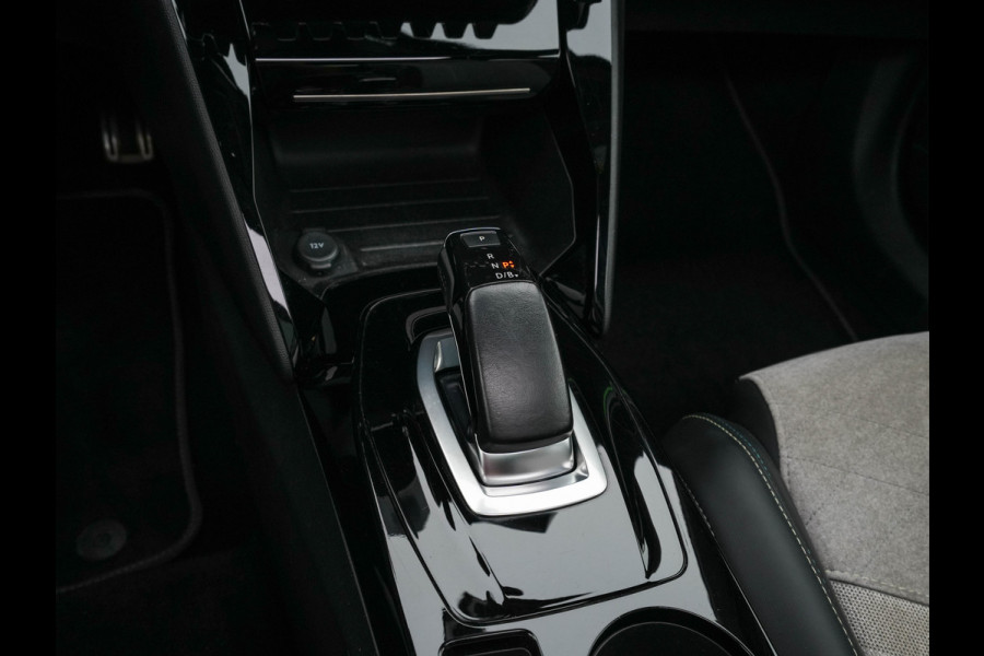 Peugeot e-2008 EV GT Pack 50 kWh [3-Fase-11kW] {SoH-88%} (INCL-BTW) * HEATPUMP | PANO |  LEATHER-ALCANTARA| DIGI-COCKPIT | FULL-LED | BLIS | KEYLESS | CAMERA | CARPLAY | DAB+ | NAVI-FULLMAP | ECC | PDC | SPORTSEATS | AMBIENTLIGHT | PRIVACY-GLASS |