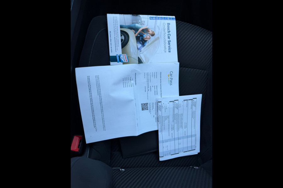 Renault Austral 1.2 E-Tech full hybrid 200 techno esprit Alpine Trekhaak / Virtual cockpit / CarPlay / Camera / P-sensoren rondom
