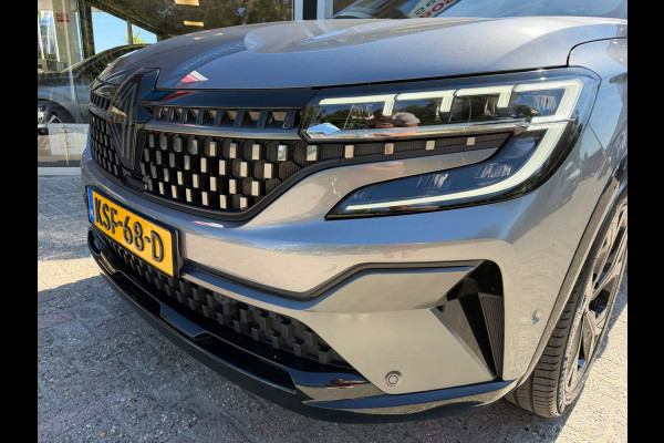 Renault Austral 1.2 E-Tech full hybrid 200 techno esprit Alpine Trekhaak / Virtual cockpit / CarPlay / Camera / P-sensoren rondom