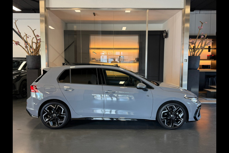 Volkswagen Golf 1.5 eTSI R-Line 8.5 Facelift Panorama ACC Camera