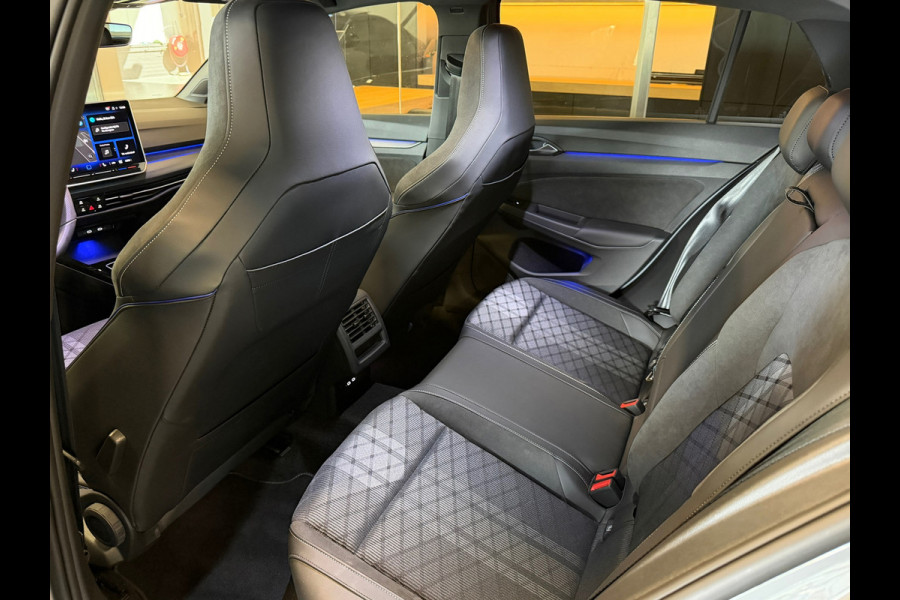 Volkswagen Golf 1.5 eTSI R-Line 8.5 Facelift Panorama ACC Camera