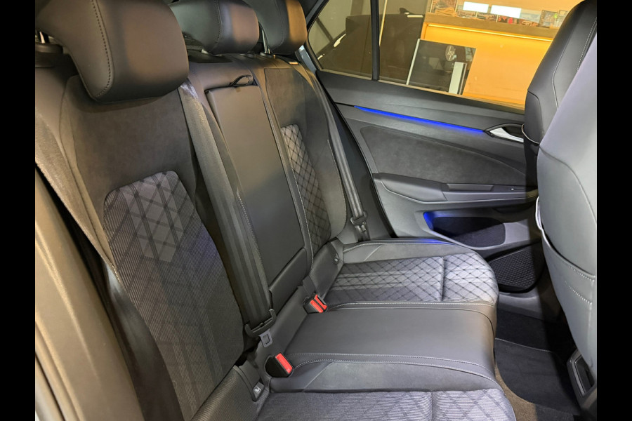 Volkswagen Golf 1.5 eTSI R-Line 8.5 Facelift Panorama ACC Camera