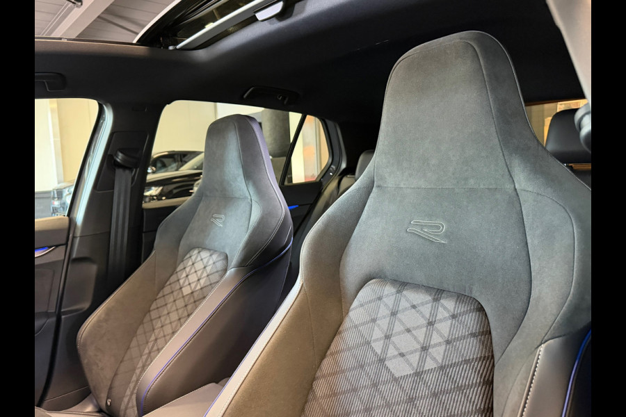 Volkswagen Golf 1.5 eTSI R-Line 8.5 Facelift Panorama ACC Camera