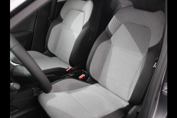 Mitsubishi Colt 1.6 HEV Intense Automaat Navigatie Apple Carplay/Android Auto Camera Climate Control Cruise Control Lichtmetalen velgen Extra Getint Glas Digitale Cockpit