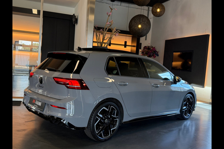 Volkswagen Golf 1.5 eTSI R-Line 8.5 Facelift Panorama ACC Camera