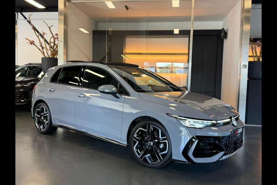 Volkswagen Golf 1.5 eTSI R-Line 8.5 Facelift Panorama ACC Camera