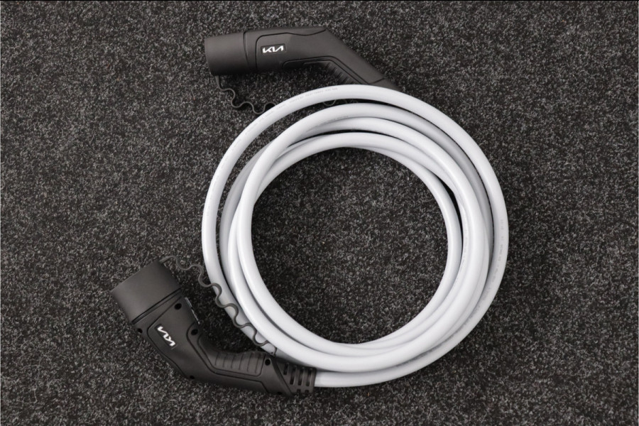 Kia Ev6 Light Edition 58 kWh Automaat SOH 98,4% - Stoel-/ Stuurverwarming - Carplay/Android Auto - Camera - Fabrieksgarantie Tot 2031