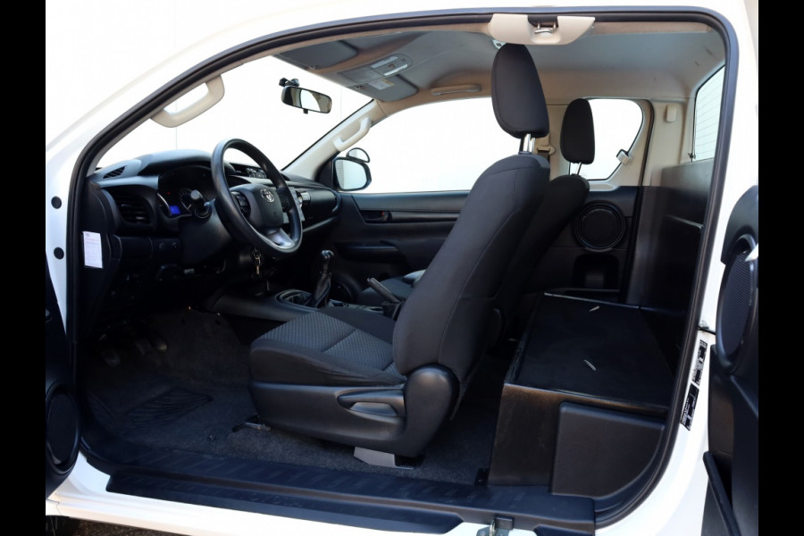 Toyota Hilux 2.4 D-4D 4x4 Xtra Cab Cool Comfort | Airco | Cruise | Trekhaak