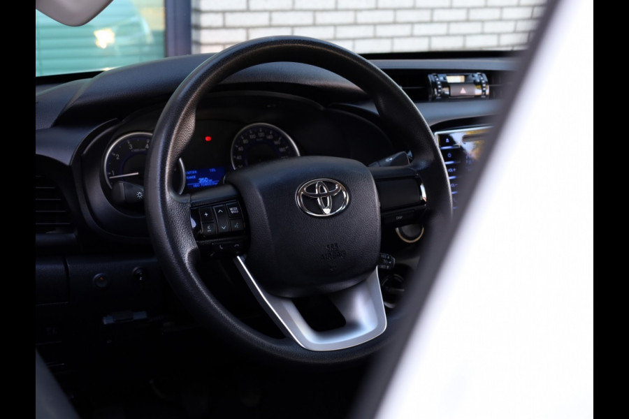 Toyota Hilux 2.4 D-4D 4x4 Xtra Cab Cool Comfort | Airco | Cruise | Trekhaak