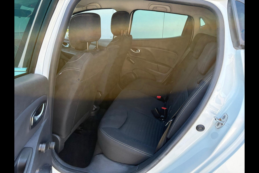 Renault Clio 0.9 TCe Limited Navigatie/Bluetooth/Parkeerhulp/Cruise-control