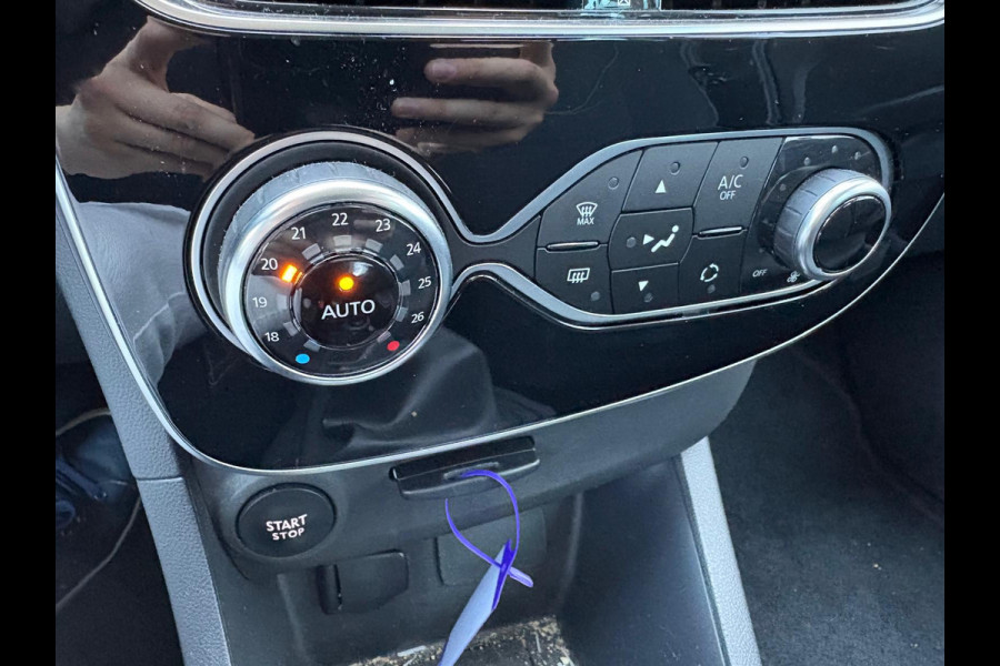 Renault Clio 0.9 TCe Limited Navigatie/Bluetooth/Parkeerhulp/Cruise-control
