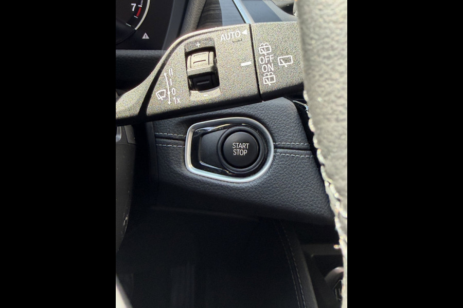 BMW 2 Serie Active Tourer 225xe iPerformance High Executive 165KW - Hybrid I Automaat I Navigatie Leer I Airco I Sport velgen