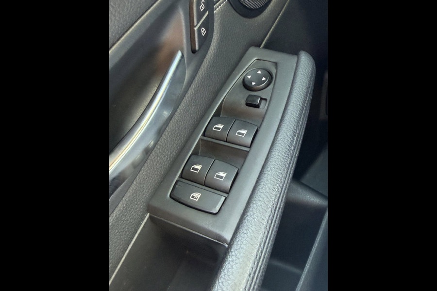 BMW 2 Serie Active Tourer 225xe iPerformance High Executive 165KW - Hybrid I Automaat I Navigatie Leer I Airco I Sport velgen