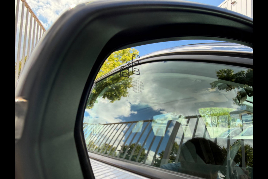 Peugeot 3008 1.2 PureTech Allure| AUT | Pano | LED | Carplay