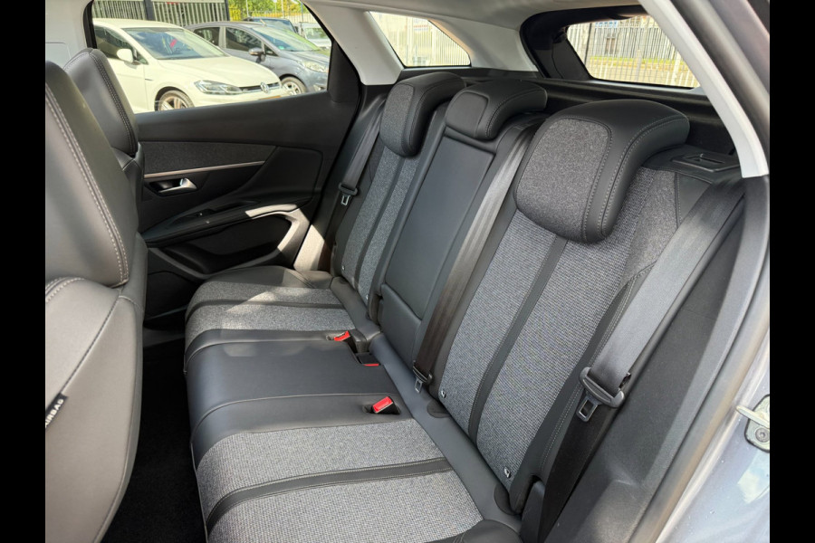 Peugeot 3008 1.2 PureTech Allure| AUT | Pano | LED | Carplay