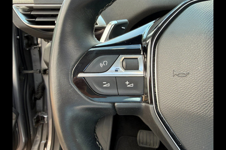 Peugeot 3008 1.2 PureTech Allure| AUT | Pano | LED | Carplay