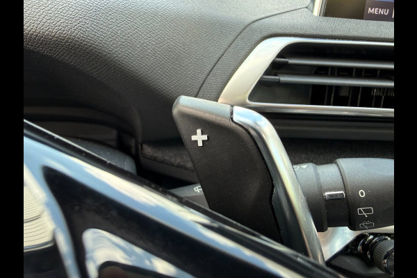 Peugeot 3008 1.2 PureTech Allure| AUT | Pano | LED | Carplay