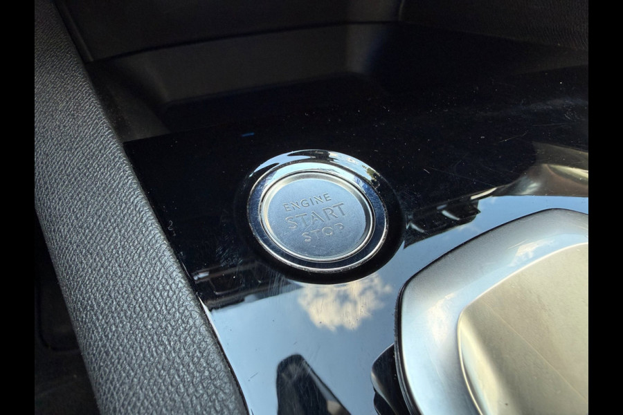 Peugeot 3008 1.2 PureTech Allure| AUT | Pano | LED | Carplay