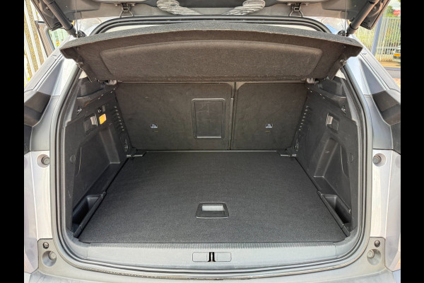 Peugeot 3008 1.2 PureTech Allure| AUT | Pano | LED | Carplay