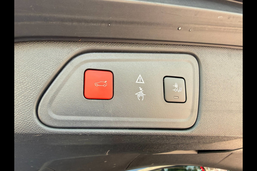 Peugeot 3008 1.2 PureTech Allure| AUT | Pano | LED | Carplay