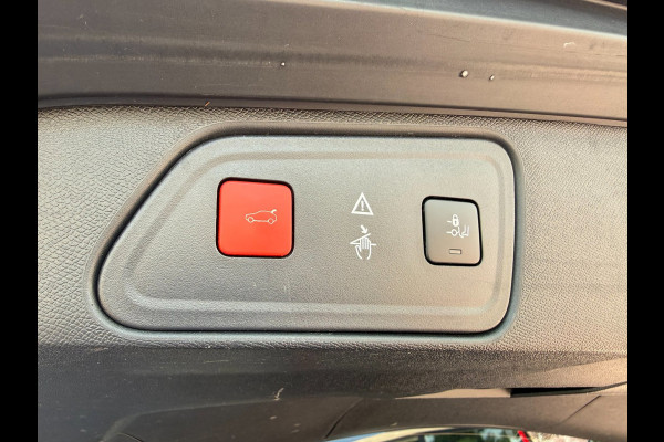 Peugeot 3008 1.2 PureTech Allure| AUT | Pano | LED | Carplay