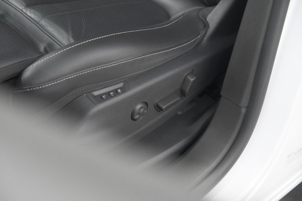 Opel Grandland 1.6 Turbo Plug-In Hybrid 4x4 Ultimate | Leder-pakket | Elektrische Kofferklep | 360 Camera | Adapieve Cruise Control