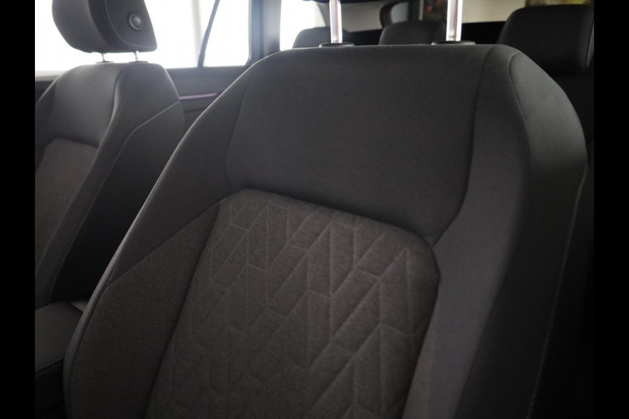 Volkswagen Golf variant Life Edition 1.5 TSI 116 pk Hand. | 18" LM | Stoel & stuurverwarming | Climatronic |