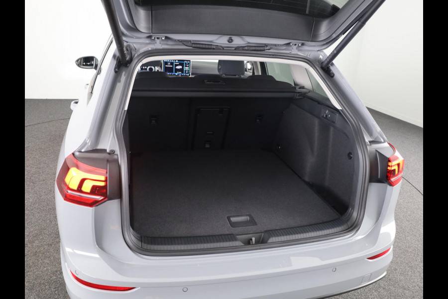 Volkswagen Golf variant Life Edition 1.5 TSI 116 pk Hand. | 18" LM | Stoel & stuurverwarming | Climatronic |