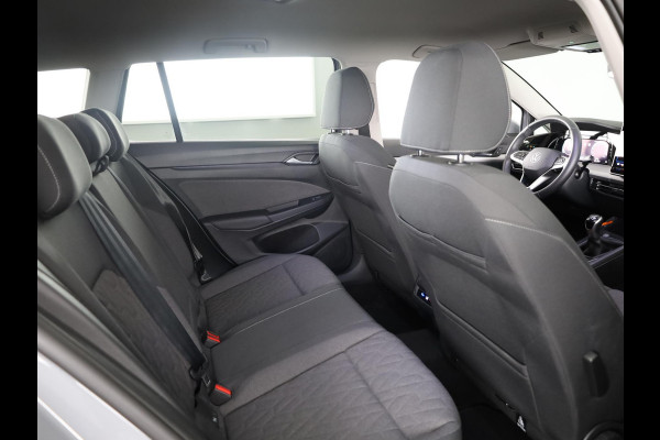 Volkswagen Golf variant Life Edition 1.5 TSI 116 pk Hand. | 18" LM | Stoel & stuurverwarming | Climatronic |