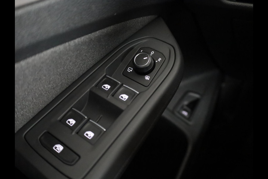 Volkswagen Golf variant Life Edition 1.5 TSI 116 pk Hand. | 18" LM | Stoel & stuurverwarming | Climatronic |