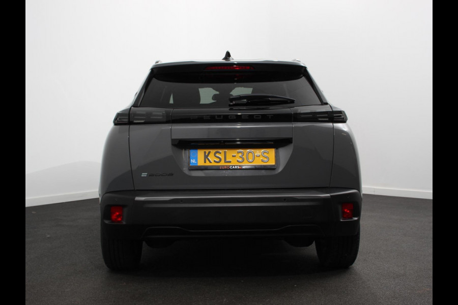 Peugeot e-2008 EV Allure 50 kWh Navigatie Apple Carplay/Android Auto Climate Control Led Parkeer sensoren Cruise Control Stoelverwarming Camera 360