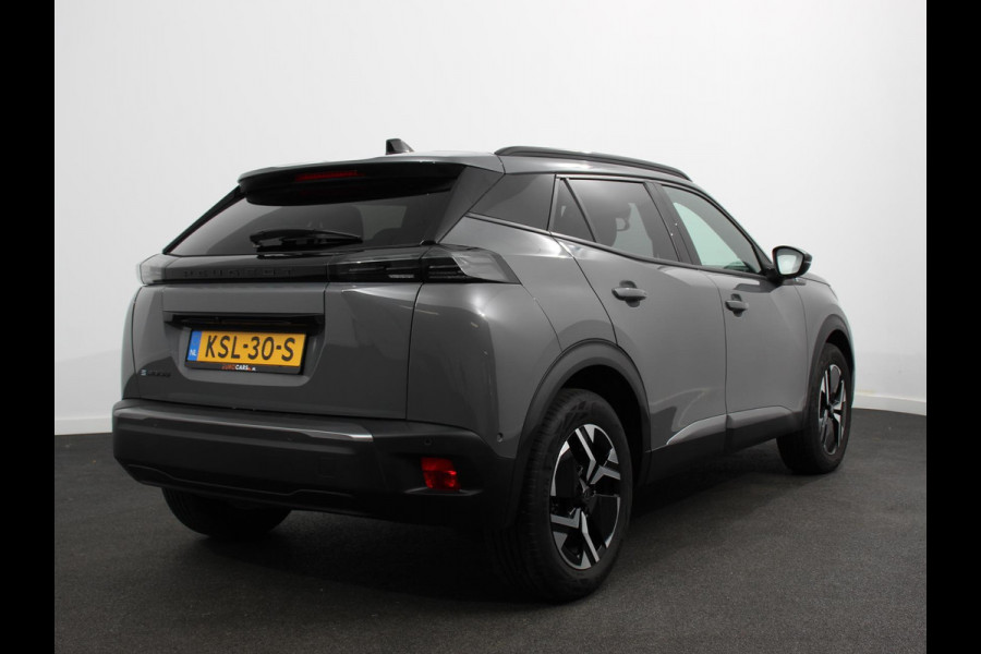 Peugeot e-2008 EV Allure 50 kWh Navigatie Apple Carplay/Android Auto Climate Control Led Parkeer sensoren Cruise Control Stoelverwarming Camera 360