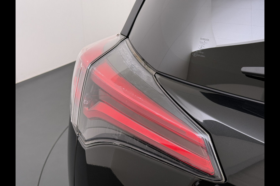 Toyota RAV4 2.5 Hybrid Automaat 197PK Adap.Cruise Stoelverwarming Navi Camera Cruise Control Ecc Bluetooth Pdc Dynamic Keyless Regen-Lichtsensor Lane Assist Lmv Privacy Glas Led
