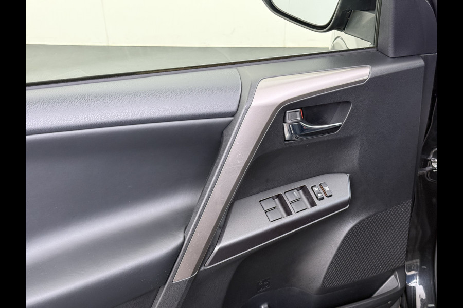 Toyota RAV4 2.5 Hybrid Automaat 197PK Adap.Cruise Stoelverwarming Navi Camera Cruise Control Ecc Bluetooth Pdc Dynamic Keyless Regen-Lichtsensor Lane Assist Lmv Privacy Glas Led