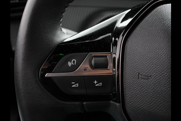 Peugeot e-2008 EV Allure 50 kWh Navigatie Apple Carplay/Android Auto Climate Control Led Parkeer sensoren Cruise Control Stoelverwarming Camera 360