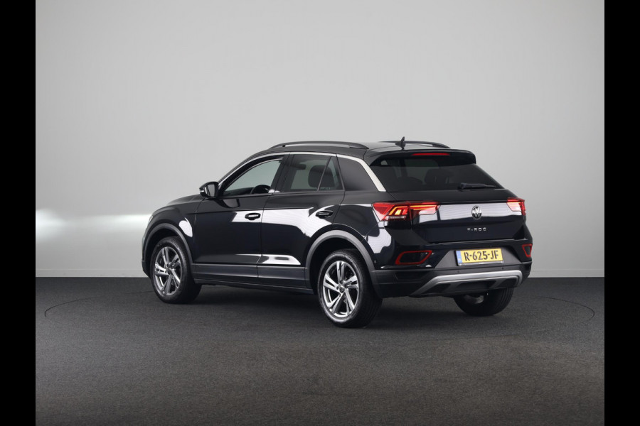 Volkswagen T-Roc 1.5 TSI Life 75 Edition 150 pk Automaat (DSG) | Navigatie via App | Trekhaak (afneembaar) | Parkeersensoren (Park assist) | Achteruitrijcamera |
