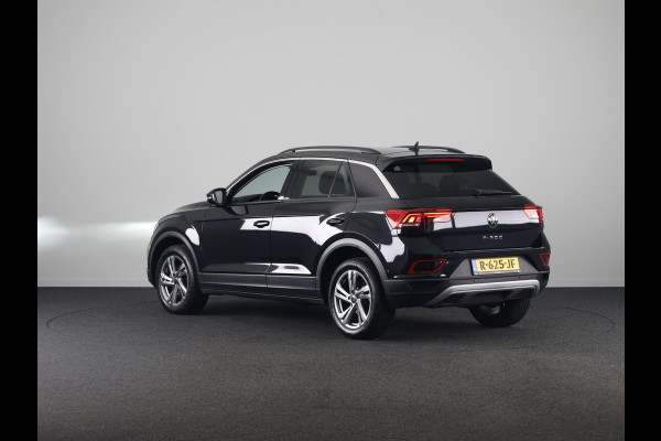 Volkswagen T-Roc 1.5 TSI Life 75 Edition 150 pk Automaat (DSG) | Navigatie via App | Trekhaak (afneembaar) | Parkeersensoren (Park assist) | Achteruitrijcamera |