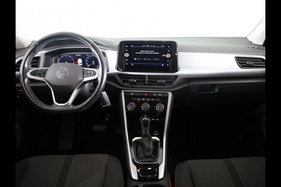 Volkswagen T-Roc 1.5 TSI Life 75 Edition 150 pk Automaat (DSG) | Navigatie via App | Trekhaak (afneembaar) | Parkeersensoren (Park assist) | Achteruitrijcamera |