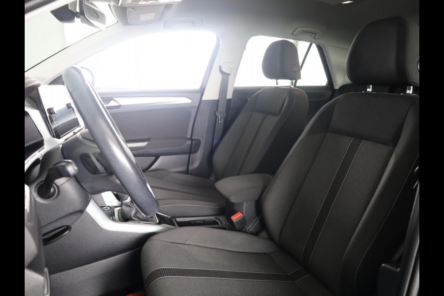 Volkswagen T-Roc 1.5 TSI Life 75 Edition 150 pk Automaat (DSG) | Navigatie via App | Trekhaak (afneembaar) | Parkeersensoren (Park assist) | Achteruitrijcamera |