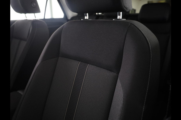Volkswagen T-Roc 1.5 TSI Life 75 Edition 150 pk Automaat (DSG) | Navigatie via App | Trekhaak (afneembaar) | Parkeersensoren (Park assist) | Achteruitrijcamera |