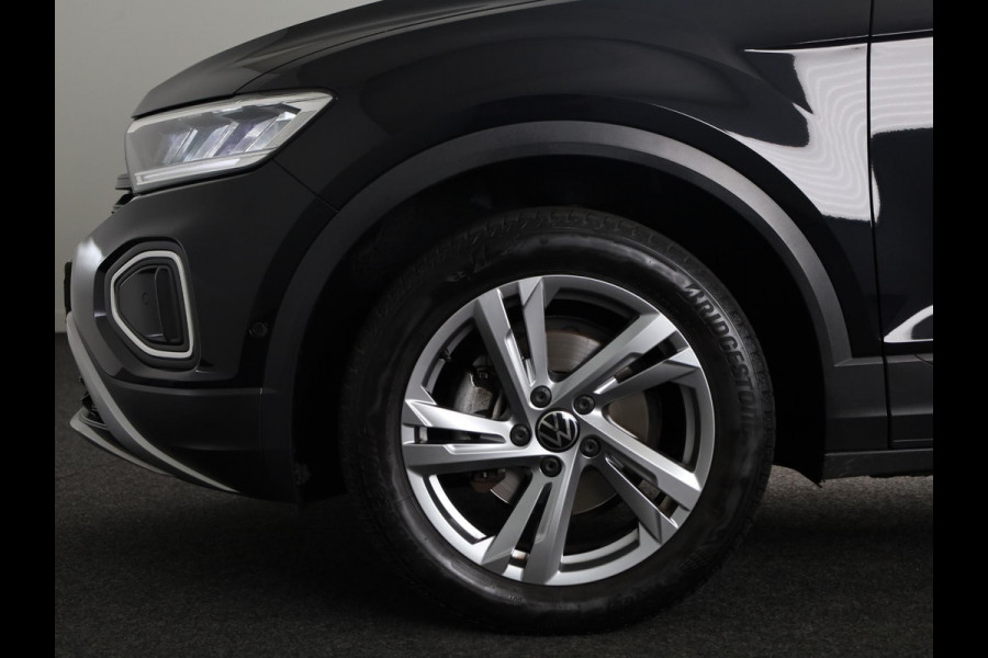 Volkswagen T-Roc 1.5 TSI Life 75 Edition 150 pk Automaat (DSG) | Navigatie via App | Trekhaak (afneembaar) | Parkeersensoren (Park assist) | Achteruitrijcamera |