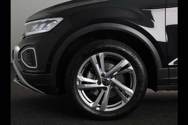 Volkswagen T-Roc 1.5 TSI Life 75 Edition 150 pk Automaat (DSG) | Navigatie via App | Trekhaak (afneembaar) | Parkeersensoren (Park assist) | Achteruitrijcamera |