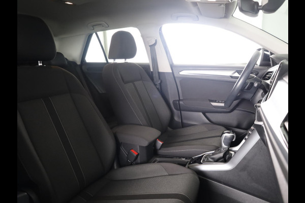 Volkswagen T-Roc 1.5 TSI Life 75 Edition 150 pk Automaat (DSG) | Navigatie via App | Trekhaak (afneembaar) | Parkeersensoren (Park assist) | Achteruitrijcamera |