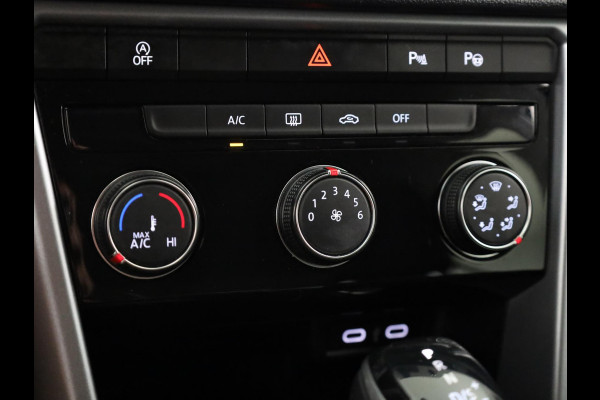 Volkswagen T-Roc 1.5 TSI Life 75 Edition 150 pk Automaat (DSG) | Navigatie via App | Trekhaak (afneembaar) | Parkeersensoren (Park assist) | Achteruitrijcamera |