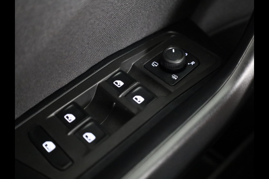 Volkswagen T-Roc 1.5 TSI Life 75 Edition 150 pk Automaat (DSG) | Navigatie via App | Trekhaak (afneembaar) | Parkeersensoren (Park assist) | Achteruitrijcamera |