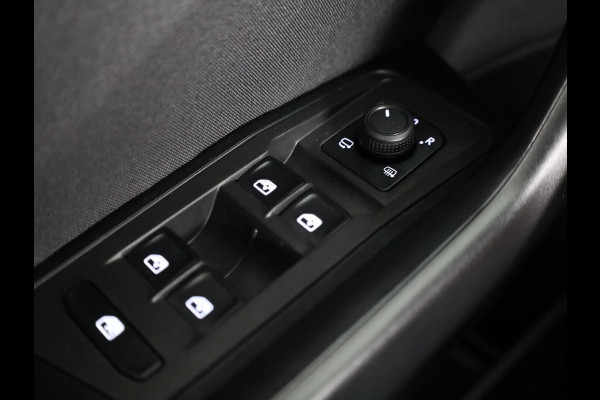 Volkswagen T-Roc 1.5 TSI Life 75 Edition 150 pk Automaat (DSG) | Navigatie via App | Trekhaak (afneembaar) | Parkeersensoren (Park assist) | Achteruitrijcamera |
