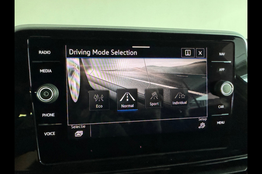 Volkswagen T-Roc 1.5 TSI Life Keyless|Front Assist|Camera|Lane Assist|ACC|Carplay